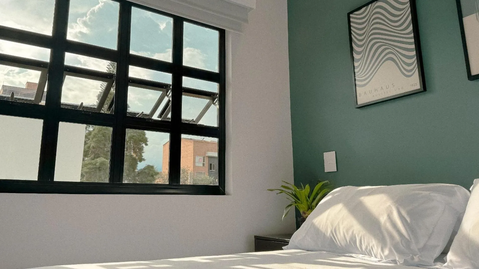 Guest house Ecohousing Hotel Medellin