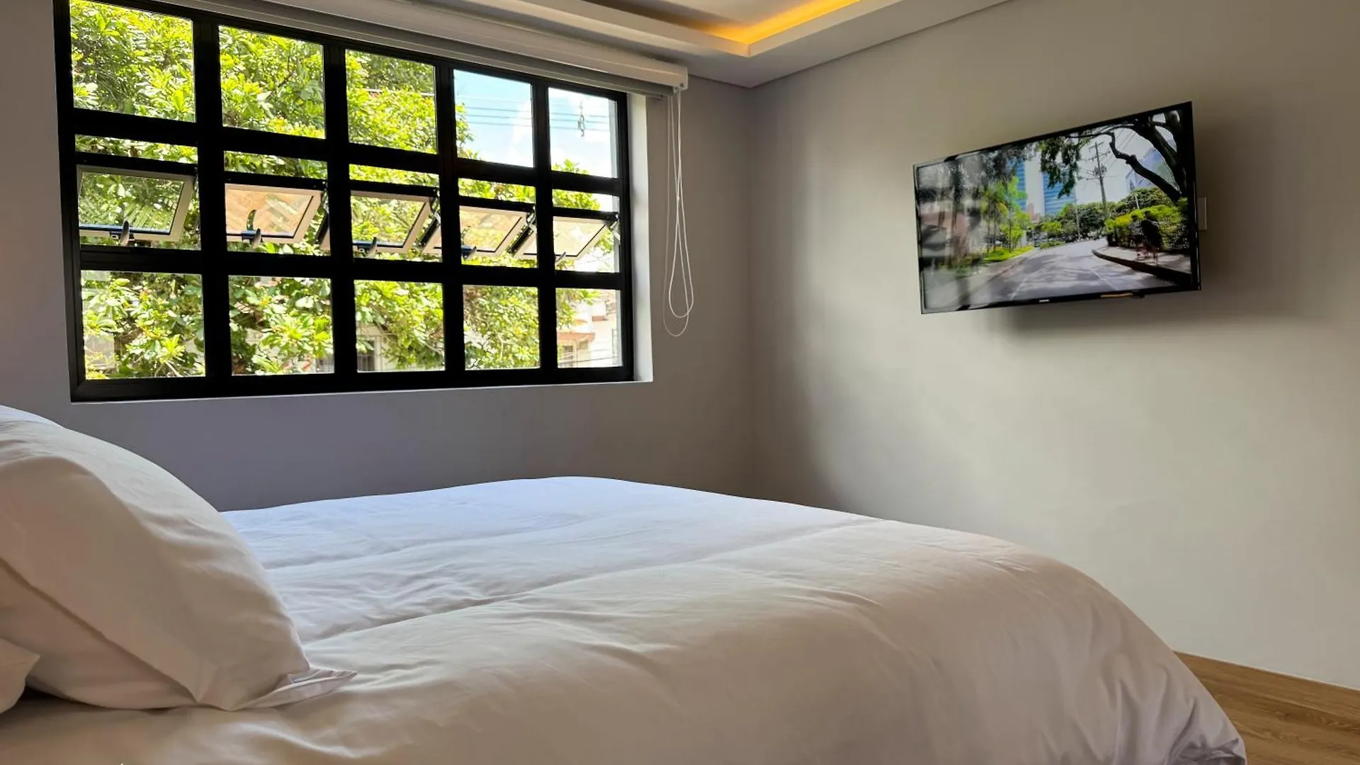 Hotel Ecohousing Medellín 0*,  Colombia