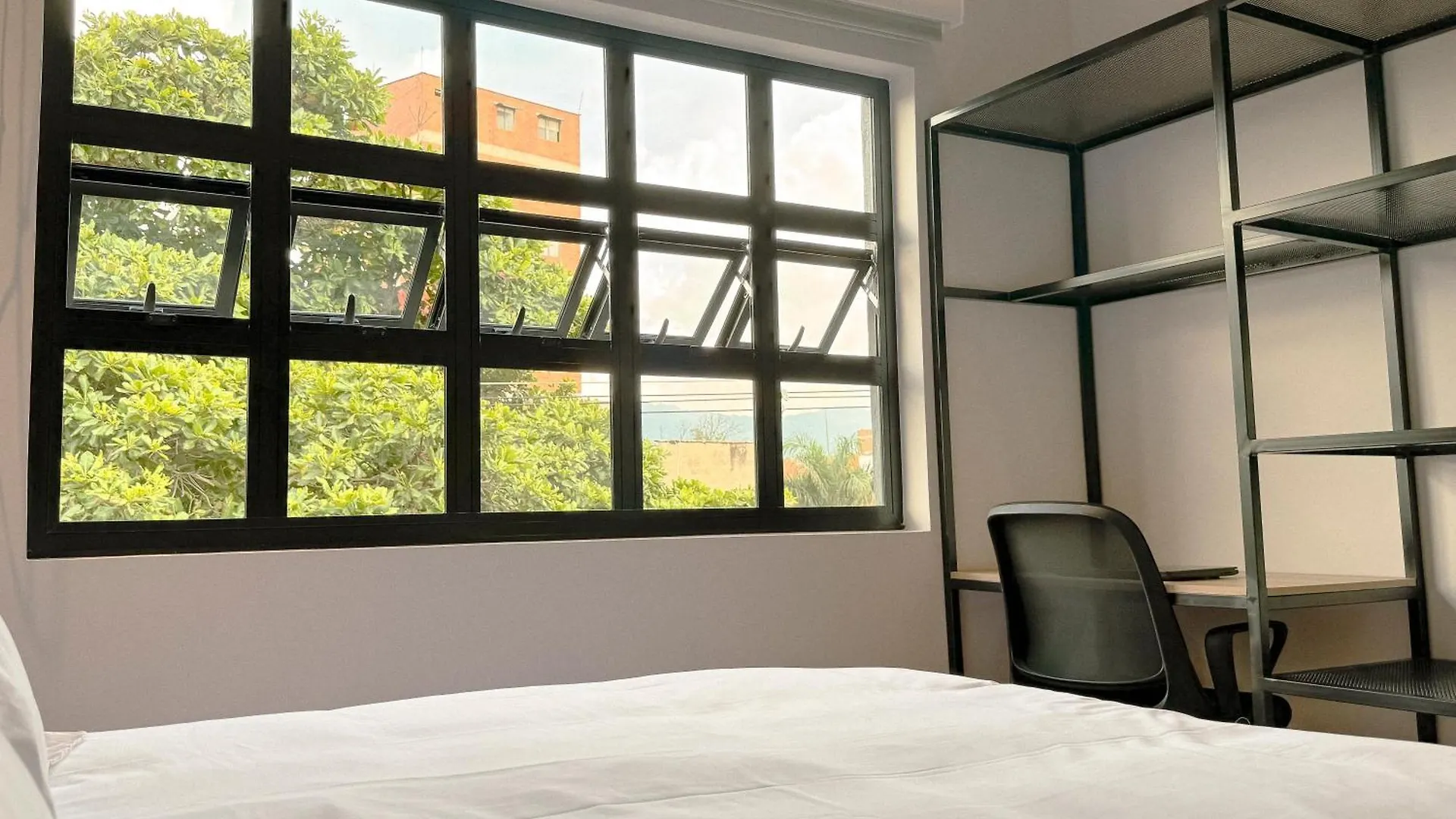 Hotel Ecohousing Medellín Colombia